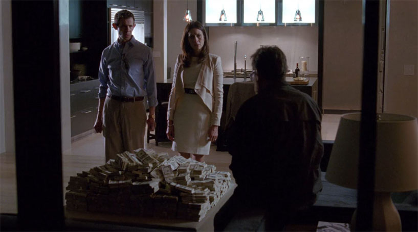 ドラッグマネーを仕方なく受け取る