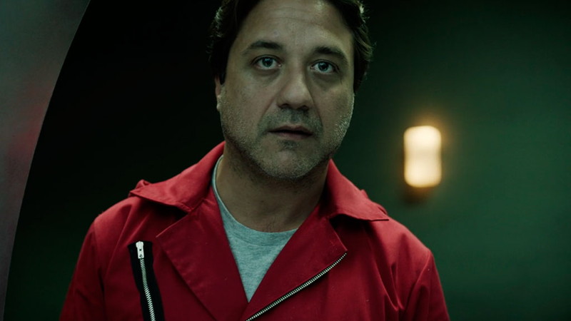 Netflix独占ドラマ「ペーパーハウス」に登場するアルトゥーロ（Enrique Arce）