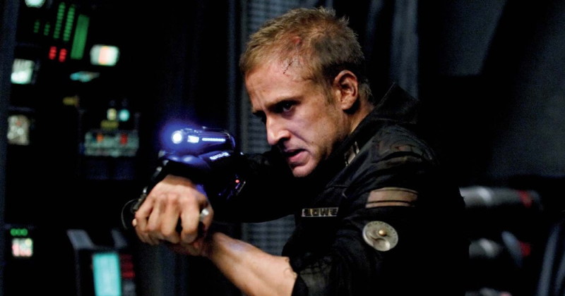 映画「パンドラム」に登場するバウアー伍長（ベン・フォスター）