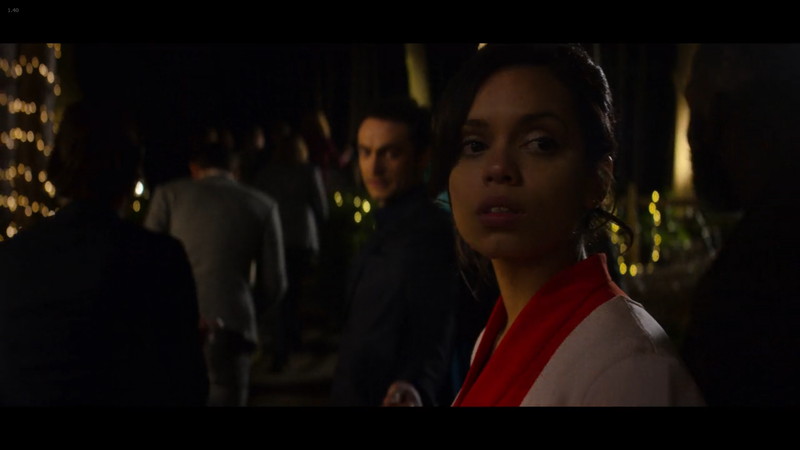 別の男性と良い感じになるも、フランクの事を見続けるエイミー