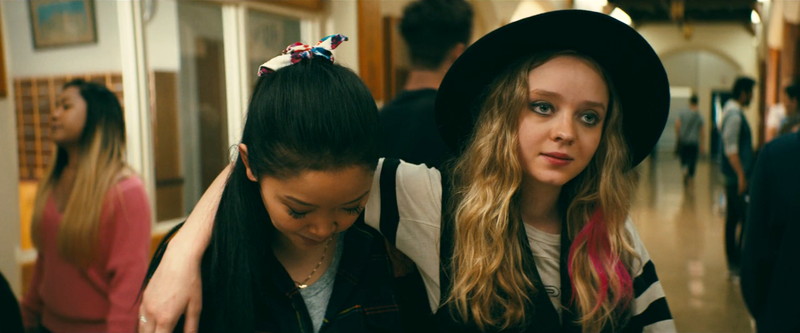 ロックな雰囲気のクリスティーン（役：マデリン・アーサー）