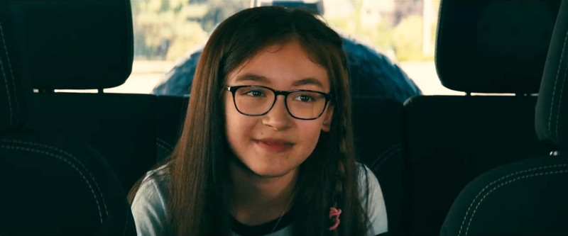 キティー（役：アンナ・カスカート）