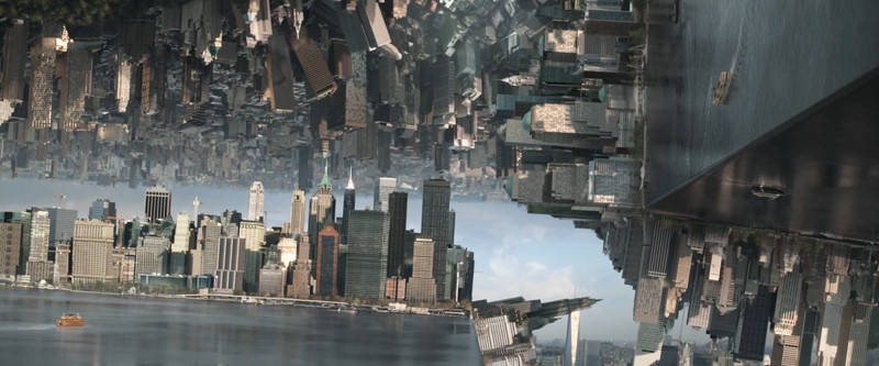 「折れ曲がっていく街