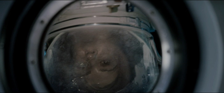 高知能エイリアンとの闘い「ライフ」：キャットは2人目の犠牲者となる