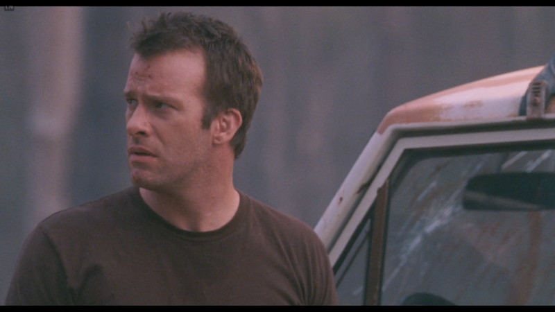 事態が呑み込めずあっけに取られるデヴィッド