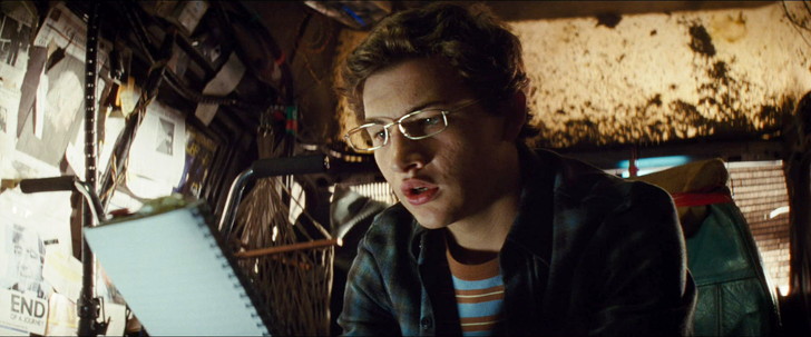 【95点】「レディ・プレイヤー1」元ネタ完全把握は無理！：現実世界の映像（80年代フィルム風）