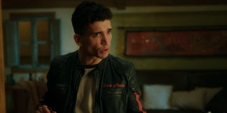 サムエルの兄貴「ナーノ」（役：Jaime Lorente）