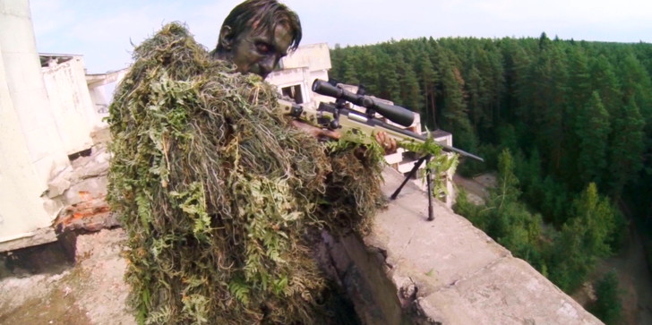 【80点】FPS視点の超アクション映画「ハードコア」評価と感想：ギリースーツを来たジミーと共闘する主人公