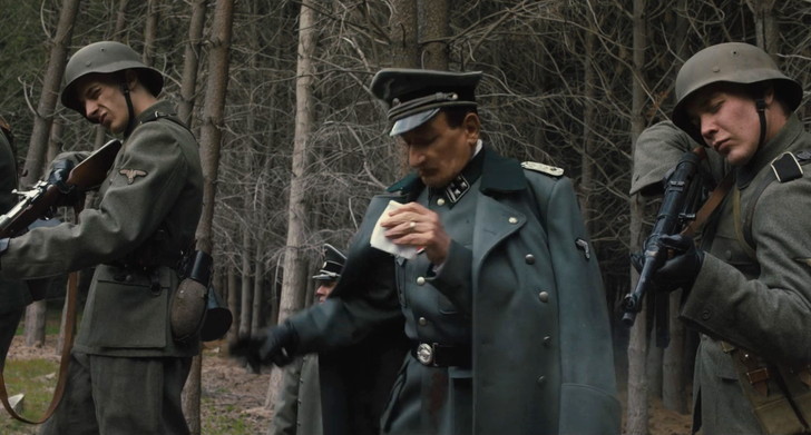 返り血を浴びるアイヒマン