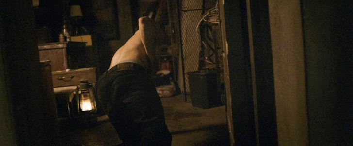 【80点】終末後のシェルターでの共同生活「ディヴァイド」感想：ミッキーから逃げるジョシュ