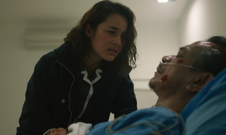 死に行く父（レスマナ）と娘のアルフィ