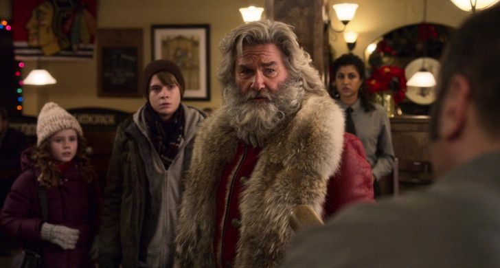 クリスマス・クロニクル：ダイニングバーで怪しまれるサンタクロース