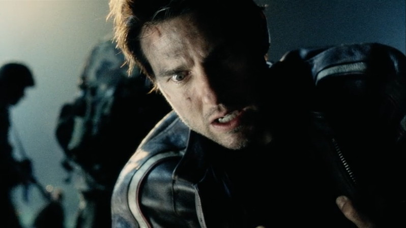 息子を必死に説得するレイ