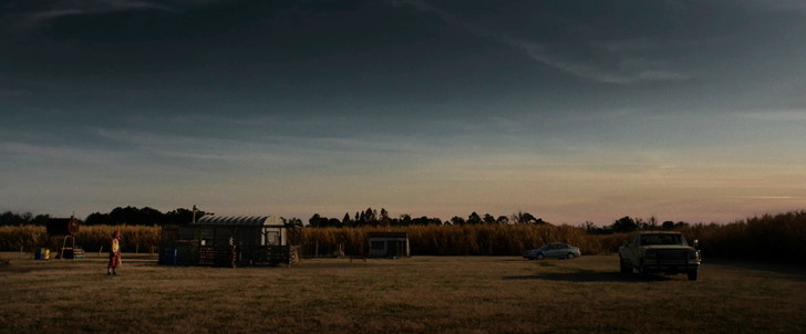 「10クローバーフィールド・レーン」評価と感想」：脱出に成功すると、そこには静かな農場が。