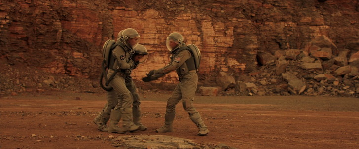 キミとボクの距離：出産直前で火星に降りたエリオット