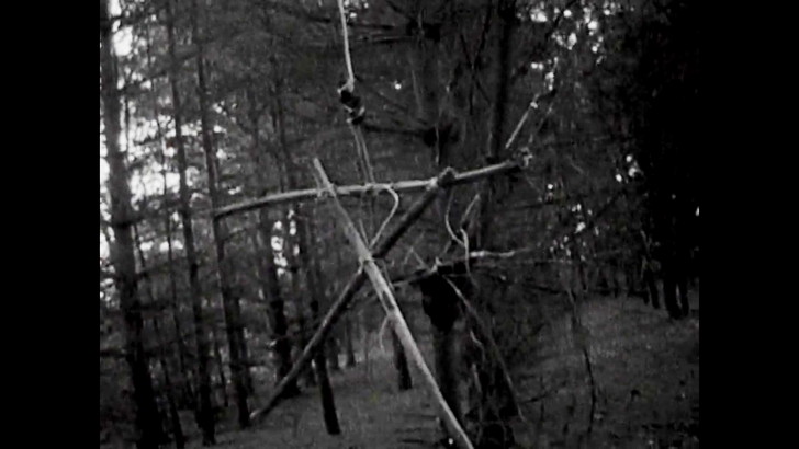 呪いの人形みたいな奴（スティックメン）