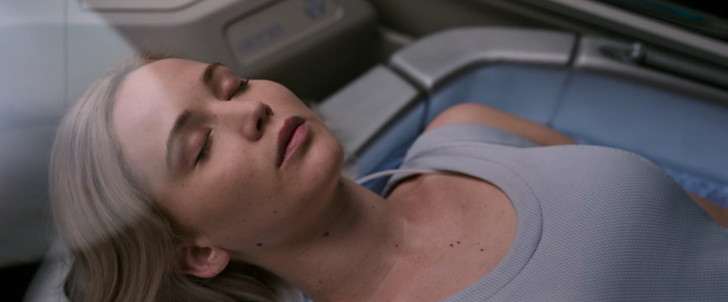 冬眠ポッドに入っているオーロラ