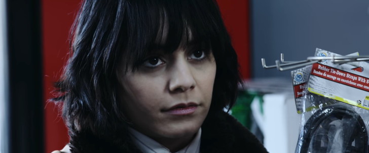 【85点】ベテラン殺し屋vs若手刺客集団「ポーラー 狙われた暗殺者」評価と感想【Netflix】：カイザーに初めて遭遇した時のカミーユ