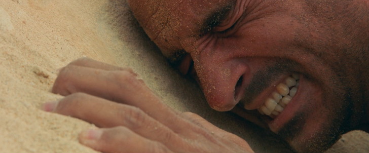 ：しがみ付く「アルヴァロ」