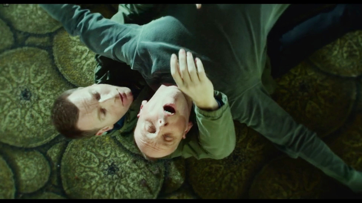 【80点】あの“演出”が帰ってきた！「トレインスポッティング2（T2）」評価と感想：スパッドを受け止めるレントン