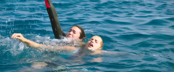 【感想】「海底47m」の魅力３個。酸素ギリギリの海中サバイバル：水面まで来たリサとケイト