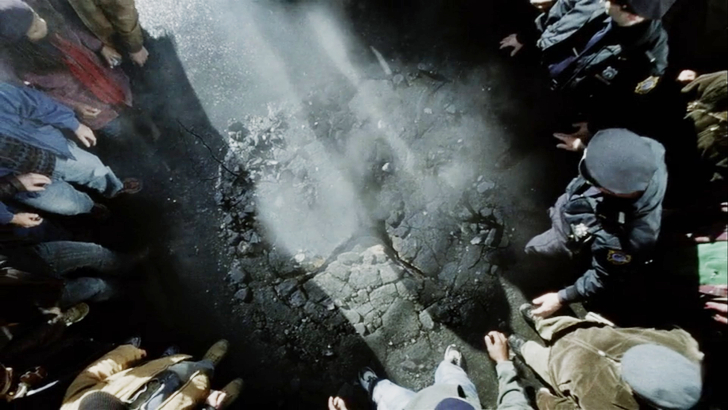 【感想】「宇宙戦争（2005）」の魅力６個。圧倒的な侵略者を前に、何ができるのか？： 演出から感じられる重厚感